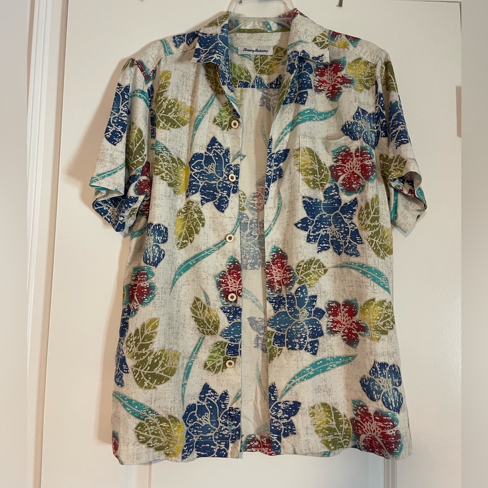 Tommy Bahama Men’s Leaf Print Shirt in Green and Blue, size S